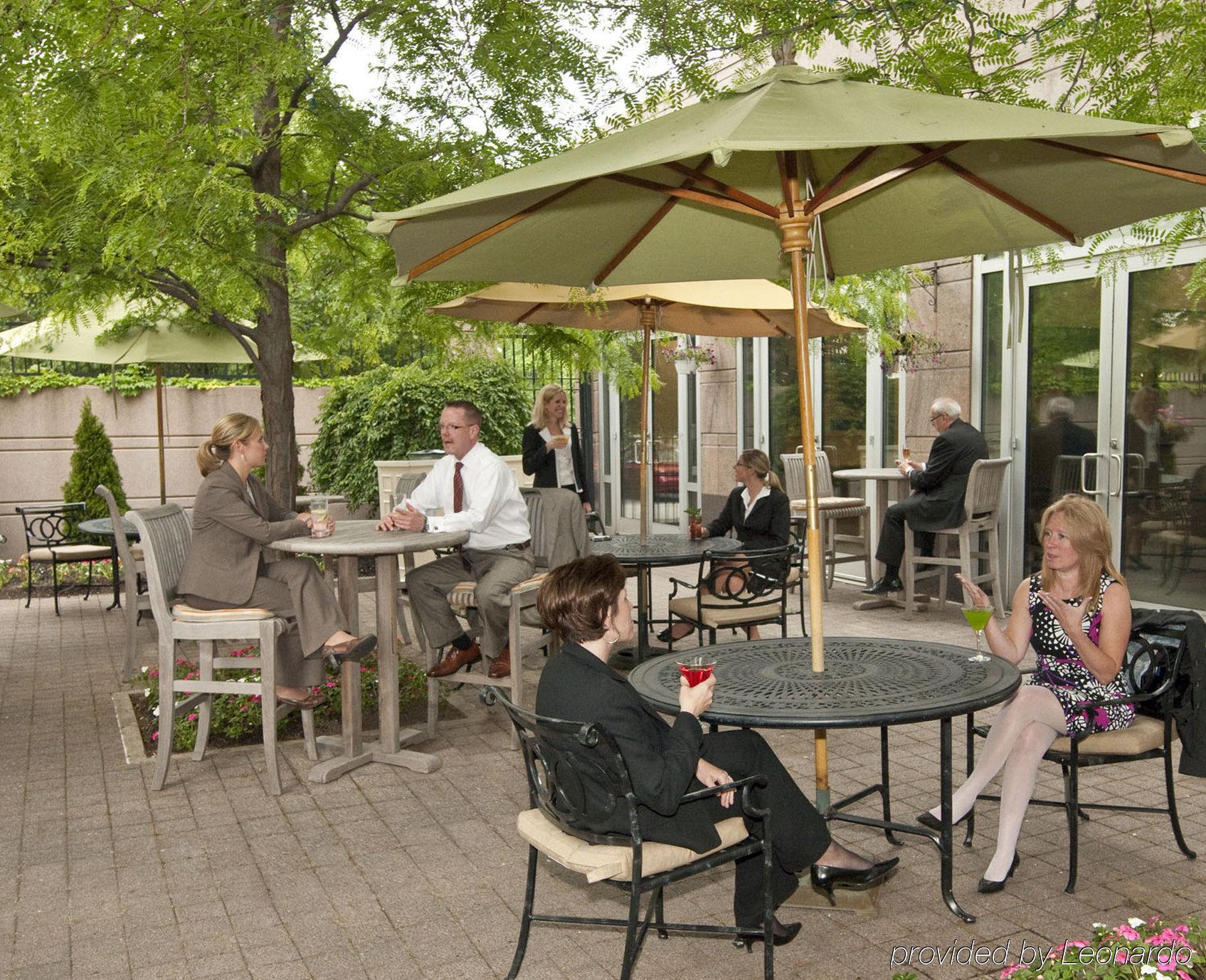 Intercontinental Suites Hotel Cleveland By Ihg Restaurant photo